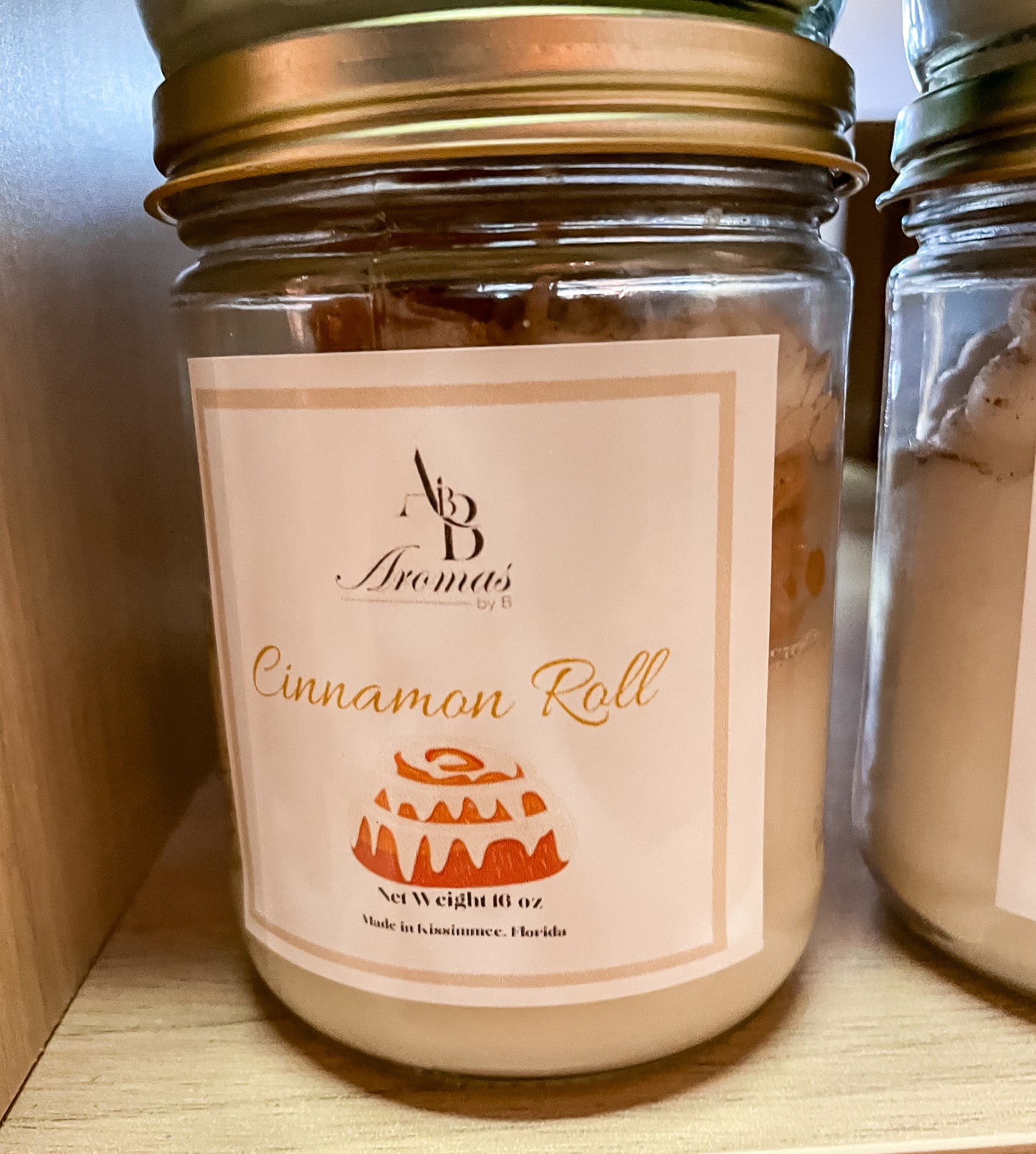 Aromas by B: 16 Oz Cinnamon Roll Candle