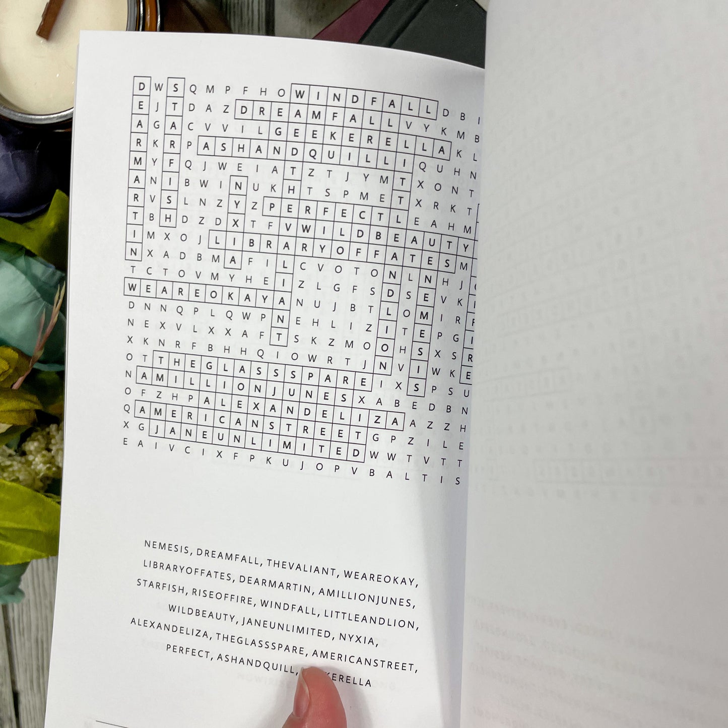 Word Searches for Adults Book Titles Themed: 5x8 inches, pocket word searches, bookish, 25 puzzles, solutions included