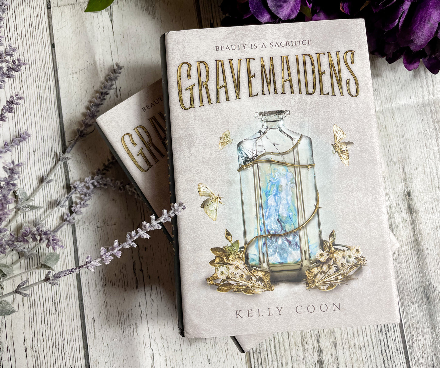 Gravemaidens (Gravemaidens #1) by Kelly Coon